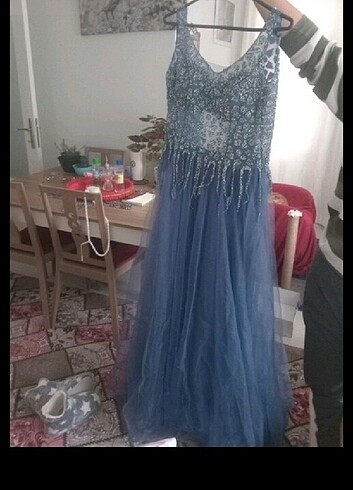 Nişan elbisesi