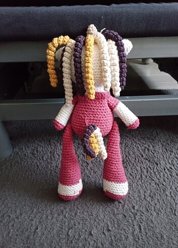  Beden Amigurumi renkli unicorn oyuncak 
