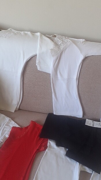 LC Waikiki Badi kısa yarım kol M ve L bedenler tane 30 tl