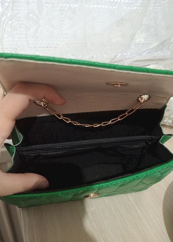 Zincir Detaylı Yeşil Deri El Çantası - Görsel 5