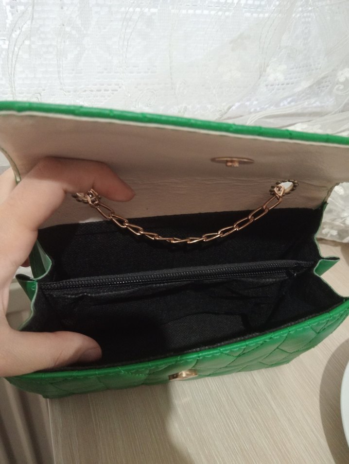 Zincir Detaylı Yeşil Deri El Çantası - Görsel 5