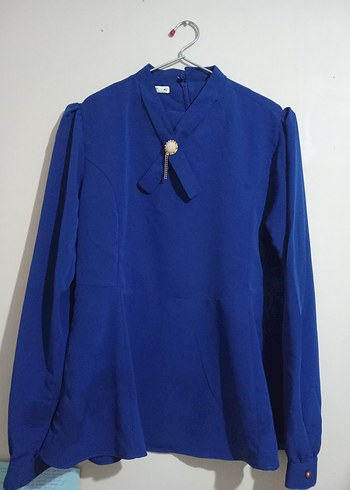 Broş Detaylı Saks Mavisi Kadın Gömlek - Görsel 2