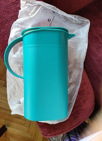 Tupperware yeşil renkli ,1.7 litre sürahi orijinal, sıfır ürün