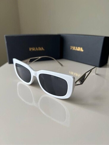 Prada Güneş Gözlügü