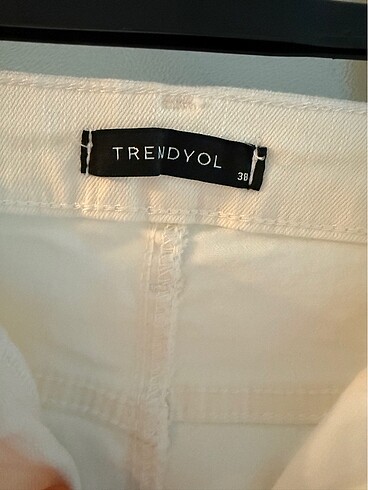 Trendyol & Milla Trendyol yüksek bel beyaz kot pantolon