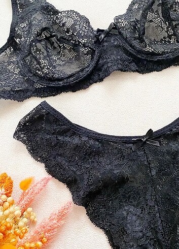 Victoria s Secret Siyah Dantelli İç Çamaşırı Takımı