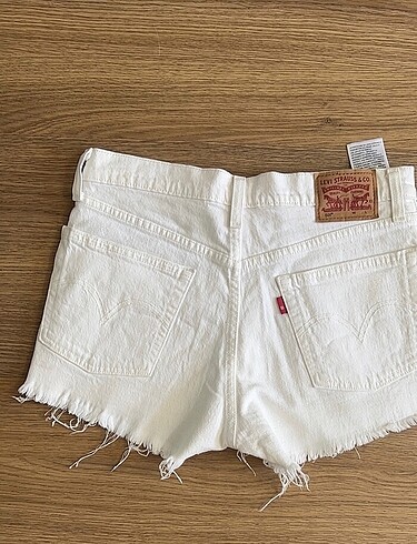 levis beyaz 26 beden kot şort
