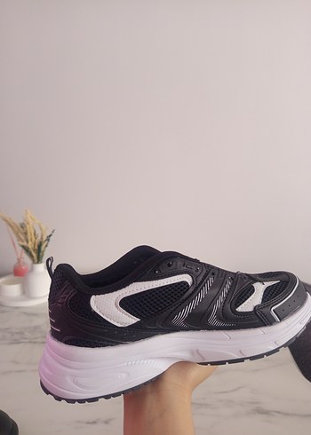 Nike Nike Kadın Siyah Bağcıklı Spor Ayakkabı