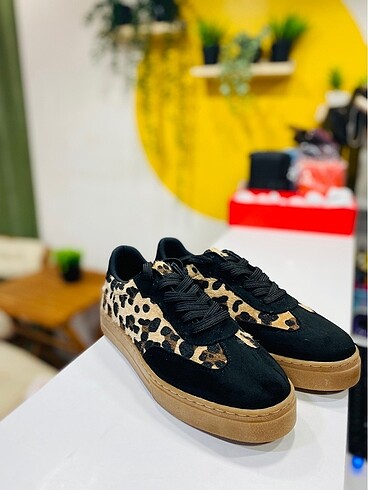 Leopar Desen Siyah Spor Ayakkabı