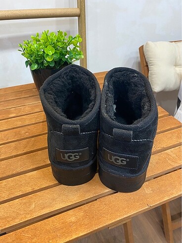 37 Beden UGG Siyah Bot
