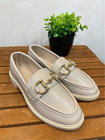 Krem Loafer
