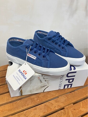 Lacivert Superga