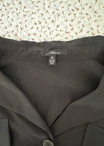 Mavi Jeans Crop Siyah Gömlek
