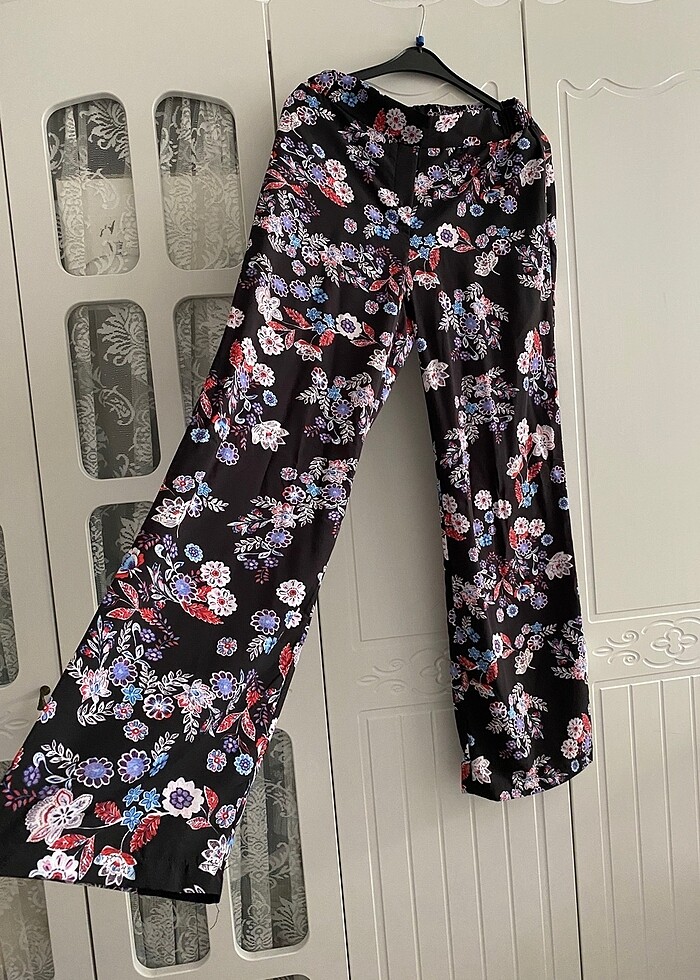 Cicek Desenli bol pantalon - Görsel 4