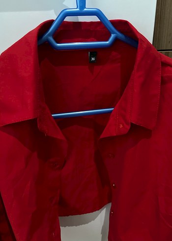 Kırmızı V Yakalı bel detaylı Kadın Gömlek - Görsel 4