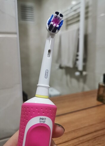  Beden Renk Oral-B Elektronik Diş Fırçası
