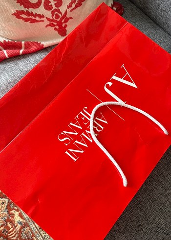 Kırmızı Parlak Armani Jeans karton poşet/ çanta - Görsel 5