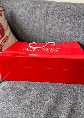 Kırmızı Parlak Armani Jeans karton poşet/ çanta - Görsel 3