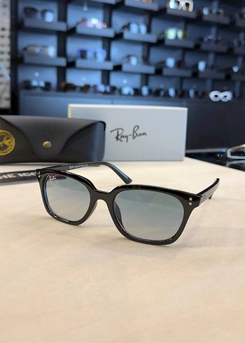 Ray Ban