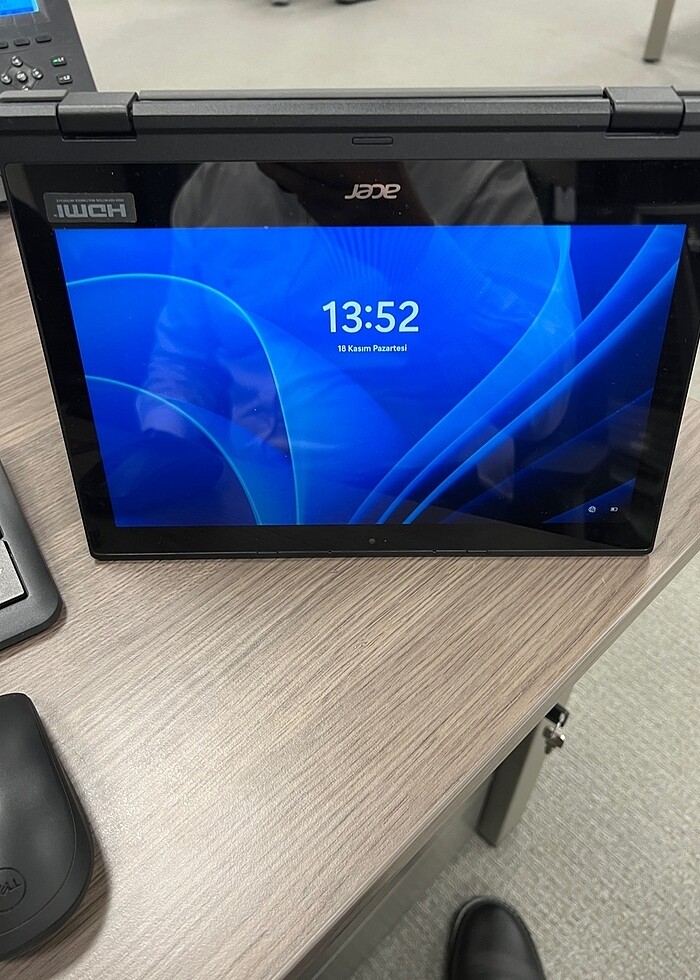 ACER TRAVELMATE B NOTEBOOK+ TABLET - Görsel 3