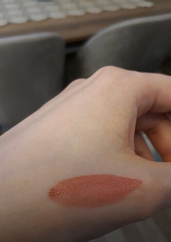  Beden pastel likit ruj