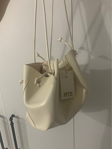 Stradivarius çanta