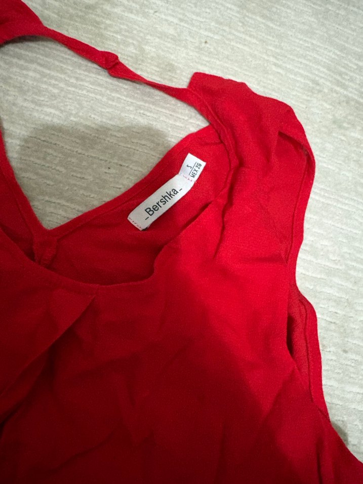 Kırmızı V Yakalı Kolsuz Kadın Bluz - Görsel 2