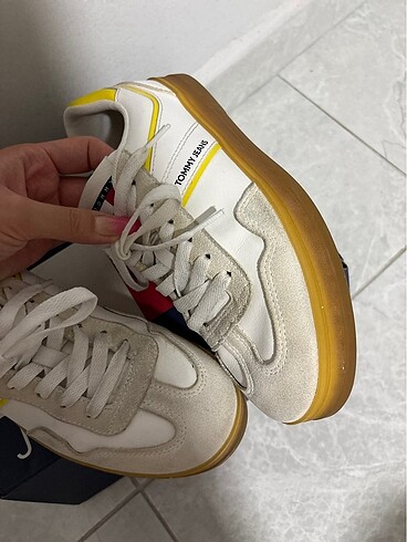 38 Beden Tommy Hilfiger Sneaker