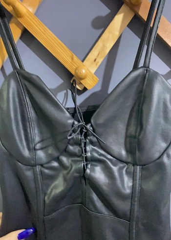 Siyah Deri Görünümlü Mini Goth Elbise - Görsel 2