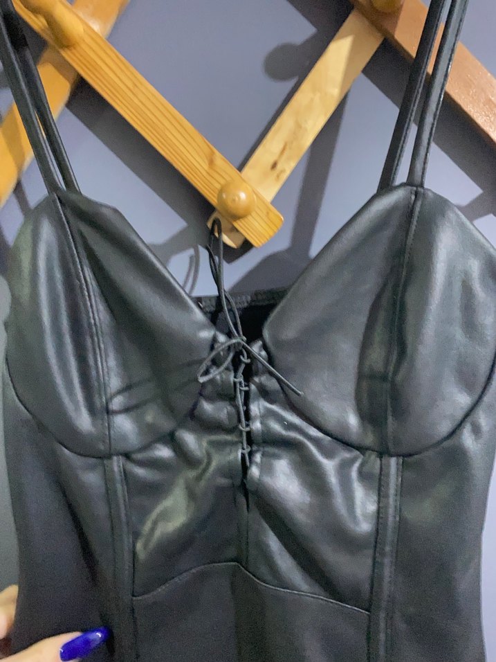 Siyah Deri Görünümlü Mini Goth Elbise - Görsel 2