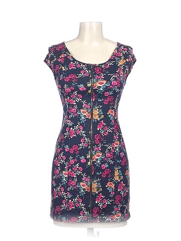 PreLoved Kısa Elbise %70 İndirimli.