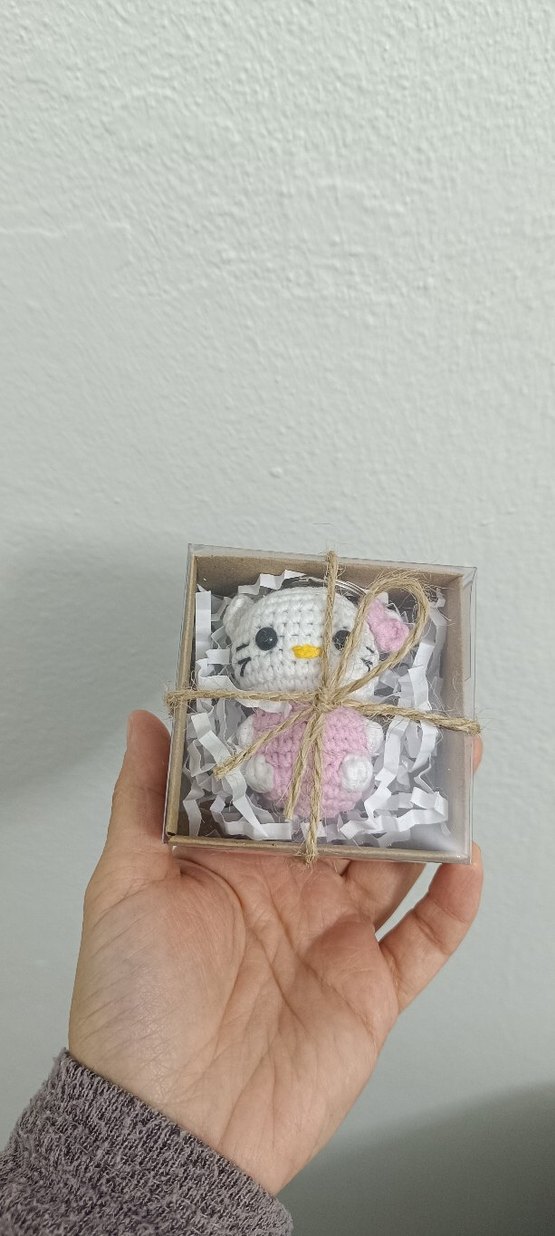 Renkli Örgü Kadın Anahtarlık - Görsel 2