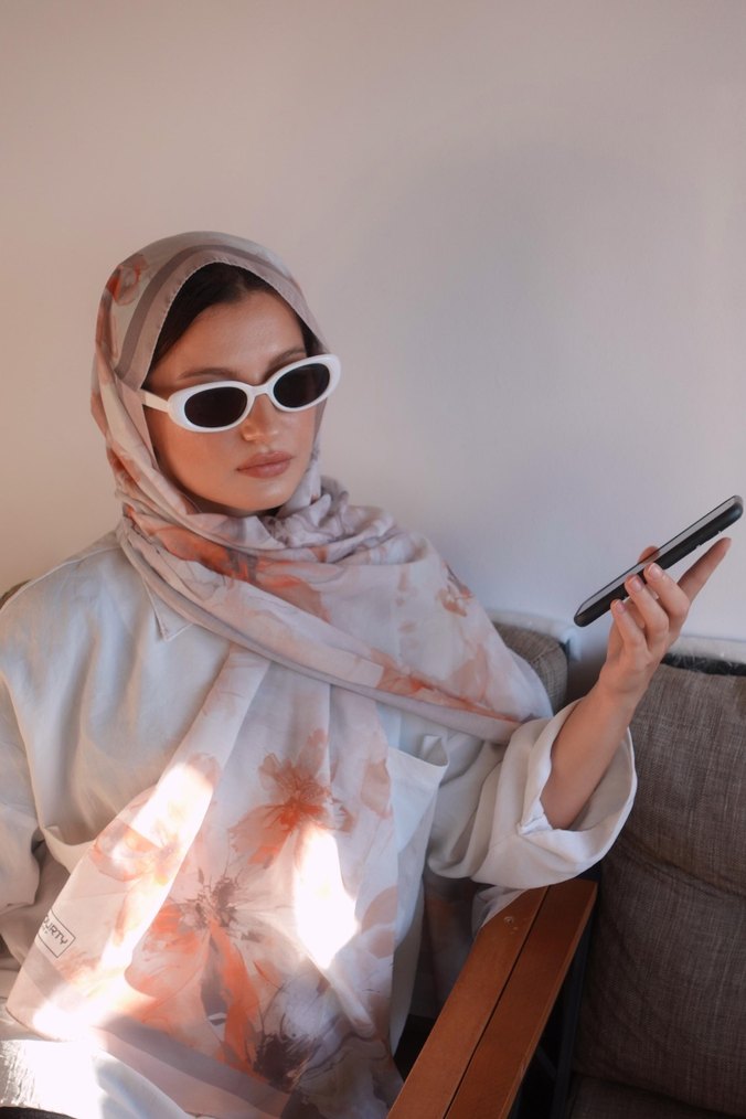 Diger Bej Bohem Tarzı Saten Şal - Görsel 2