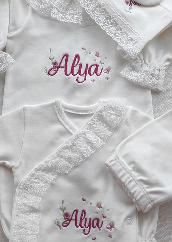 Nakışlı Dantel Detaylı Bebek Hastane Kıyafeti - Görsel 6