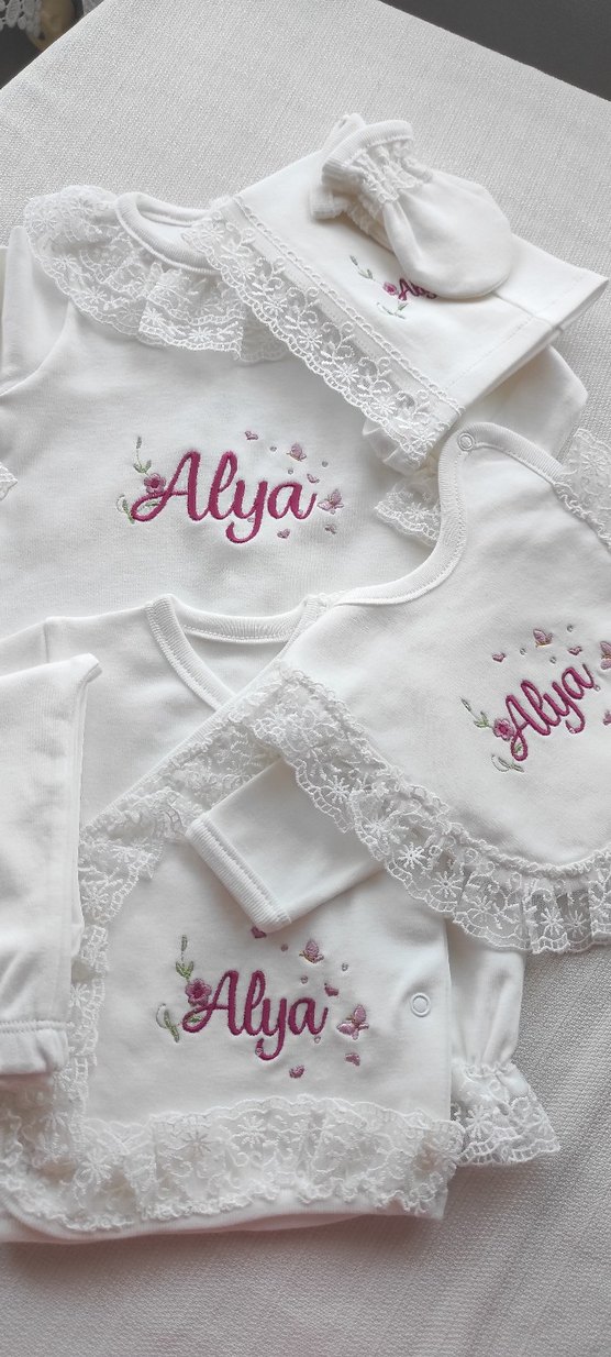 Nakışlı Dantel Detaylı Bebek Hastane Kıyafeti - Görsel 4