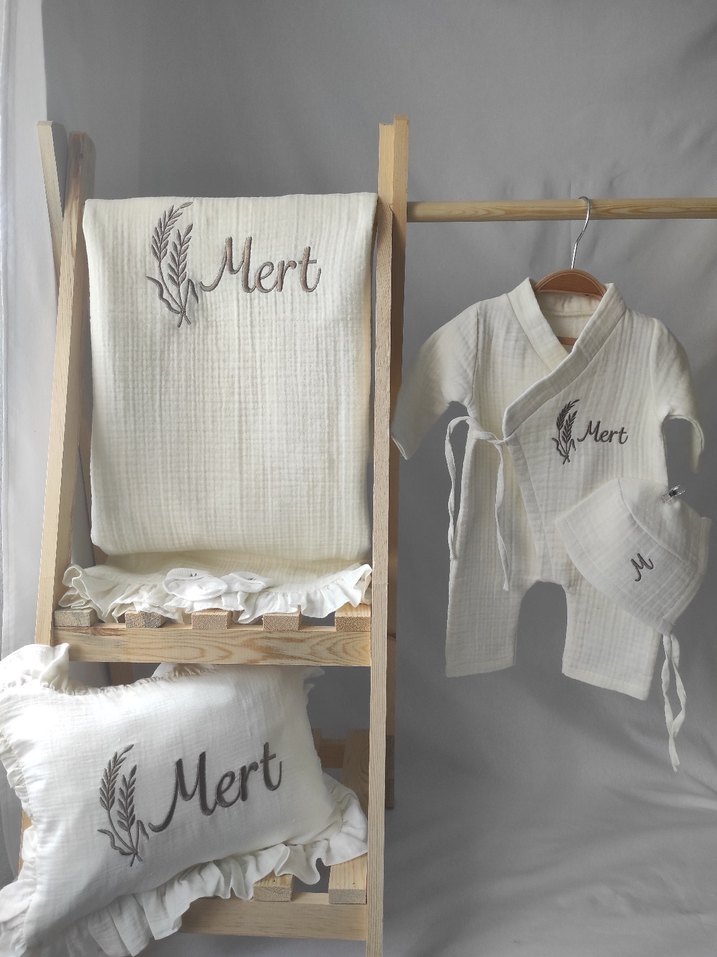 İsme Özel Nakışlı Müslin Set - Görsel 3