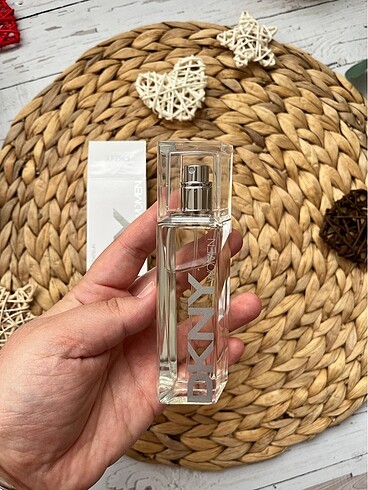  Beden DKNY Women EDT 30 ml. Orjinal yurtdışından geldi
