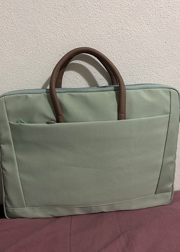 Yeşil Kadın Laptop Çantası Fermuarlı
