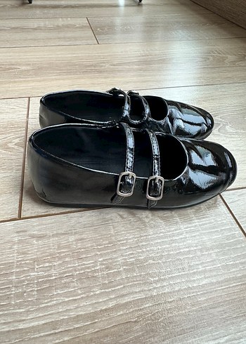 Zara 26 Kız Çocukları Siyah Rugan Tokalı Babet - Görsel 2