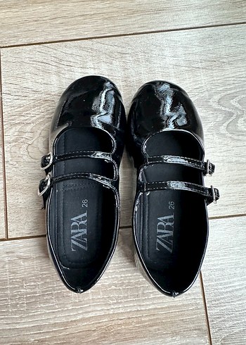 Zara 26 Kız Çocukları Siyah Rugan Tokalı Babet - Görsel 3
