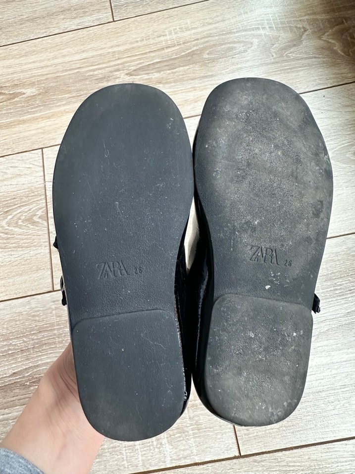 Zara 26 Kız Çocukları Siyah Rugan Tokalı Babet - Görsel 5