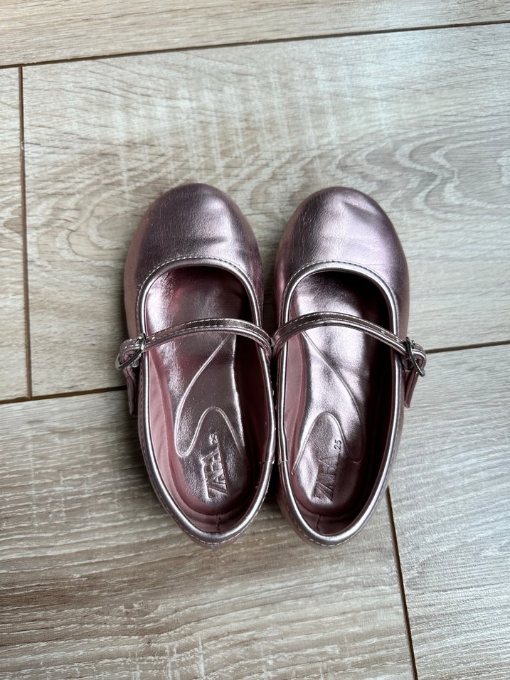 Zara 25 Klasik Tasarımlı Kız Çocuk pembe Rugan Babet - Görsel 4