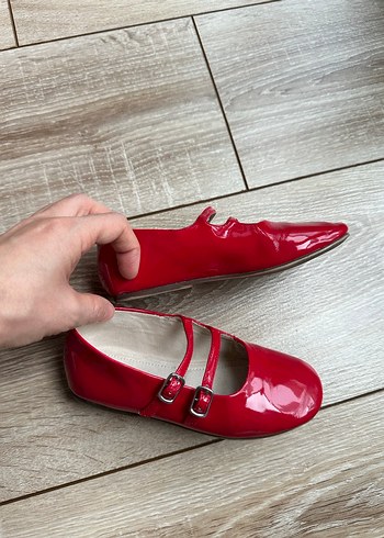 Zara 27 Kız Çocuk Kırmızı Tokalı Babet Ayakkabı - Görsel 3