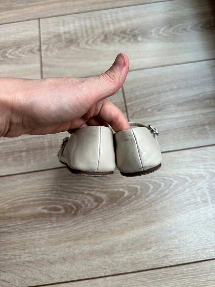 Zara 26 Bej Kız Çocuk Tokalı Babet Ayakkabı - Görsel 4