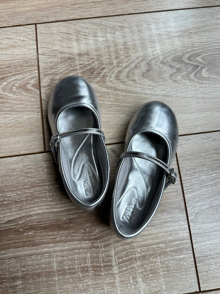 Zara 25 Kız Çocuk Gri Tokalı Bale Ayakkabısı - Görsel 5