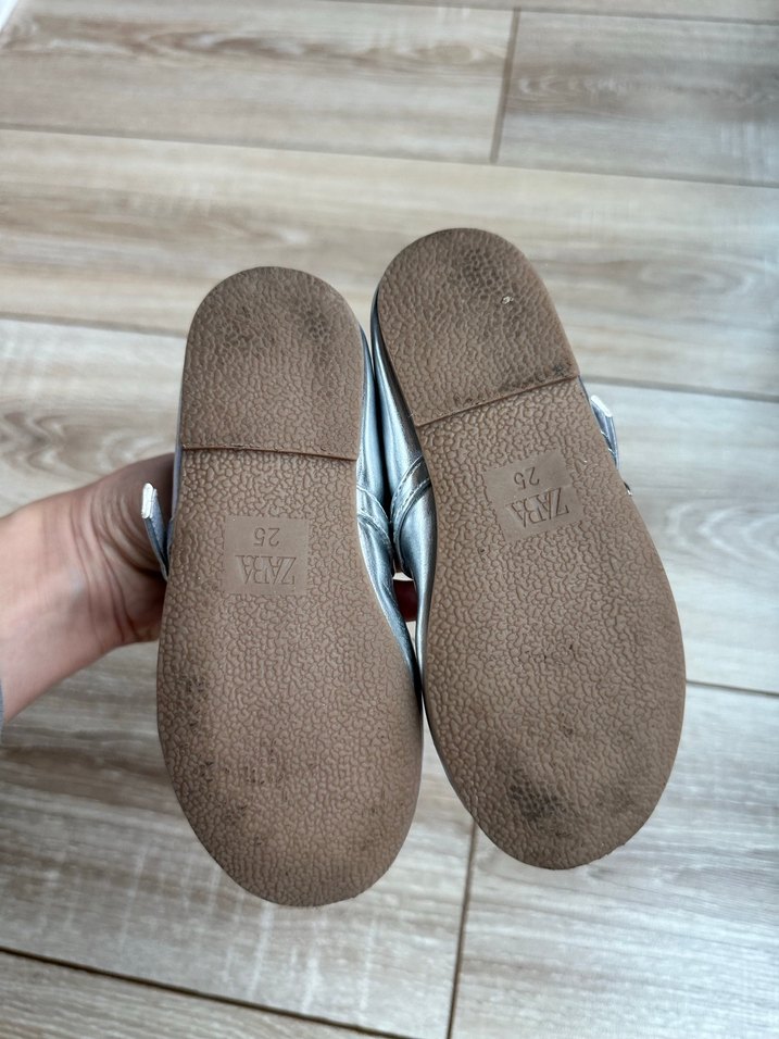 Zara 25 Kız Çocuk Gri Tokalı Bale Ayakkabısı - Görsel 4