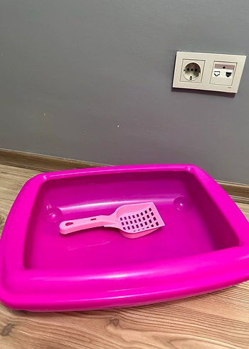  Pembe Renkli Kedi Tuvalet Kabı ve Kürek