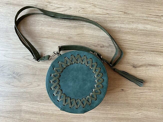 Yeşil yuvarlak çapraz çanta