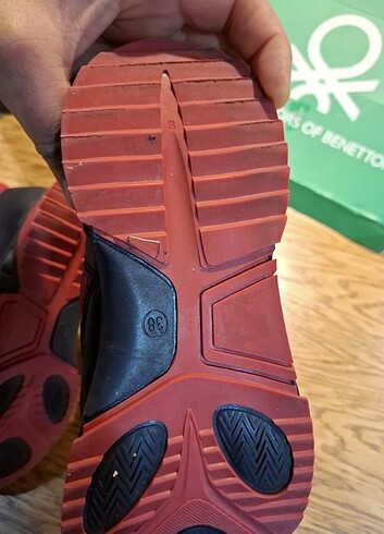 38 Beden kırmızı Renk Benetton 38 numara 