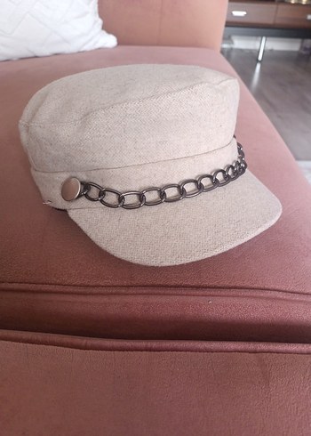 Gri Zincir Detaylı Bej Kadın Yün Şapka - Görsel 2